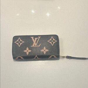 Louis Vuitton Black and Tan Monogram Wallet